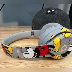 90th Anniversary Beats Solo3-Mickey Mouse Headphones